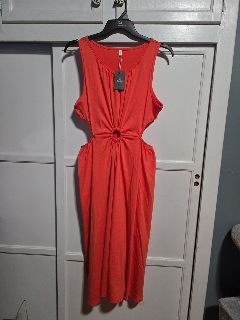 NWT Sleeveless Coral Cutout Midi Dress with Ring Detail Size XL